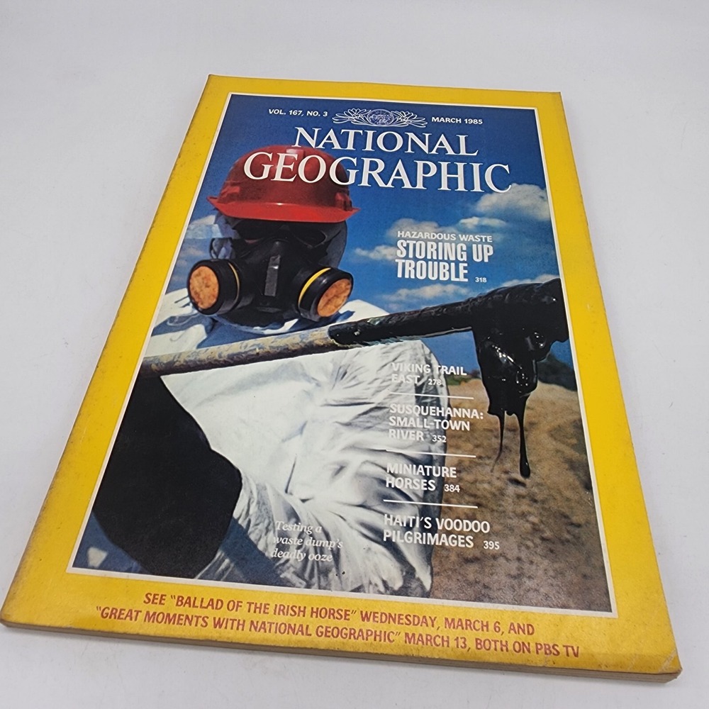 National Geographic Magazine March 1985 No  Insert‎